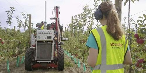 Ny robot för äppelodlingar