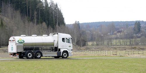 Arla sänker mjölkpriserna