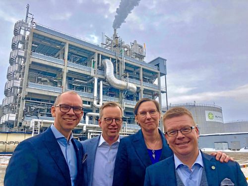 Sunpine dubblar produktionen