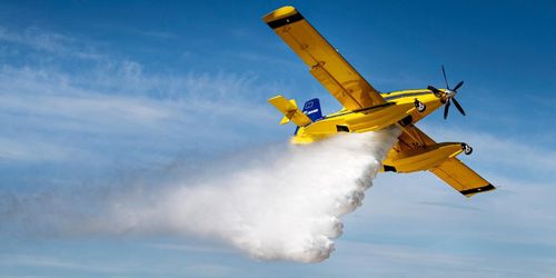 Flygplan bekämpar skogsbrand i Vimmerby