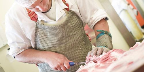 ”Gör om livsmedelskontrollen i grunden”