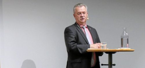 Bucht lovar skogsprogram i vår