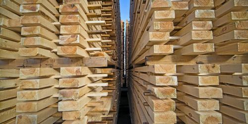 Exporten motverkas av stärkt krona