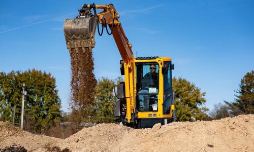 Jättar tar fram eldriven minigrävare