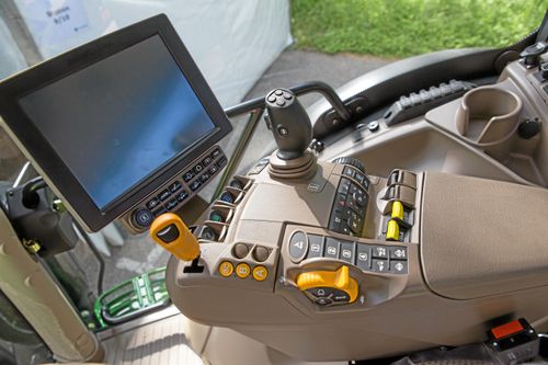 John Deere-traktorer, gps-utrustning och monitorer står ofta överst på tjuvarnas önskelista.