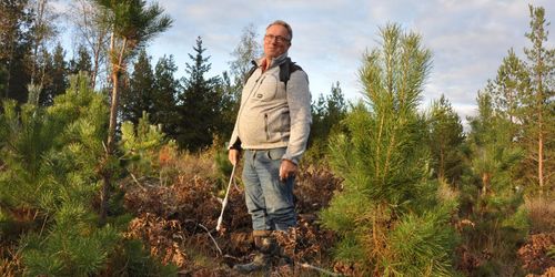 Han viltbehandlar för att rädda sin ungskog