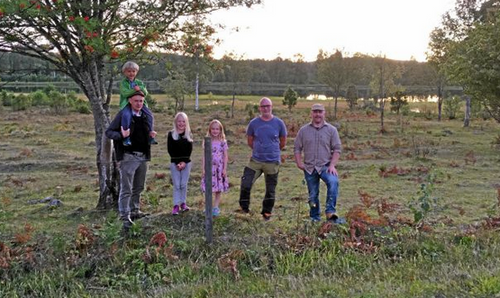Markägargruppen förlorade. Länsstyrelsen ger familjen Douglas förvärvstillstånd.