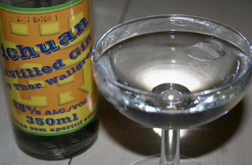 Den hälleforska ginen får smak av enbär och - sichuanpeppar.